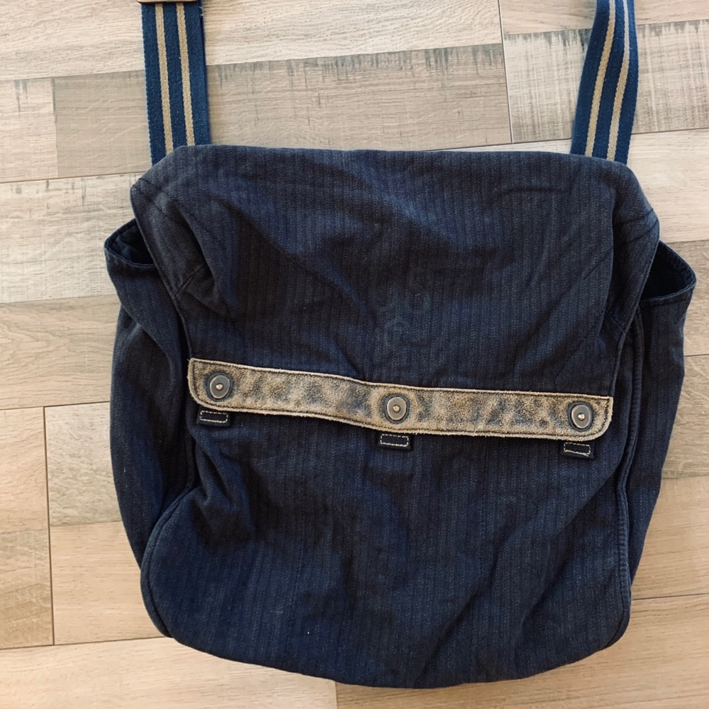 American Eagle Vintage Messenger Bag